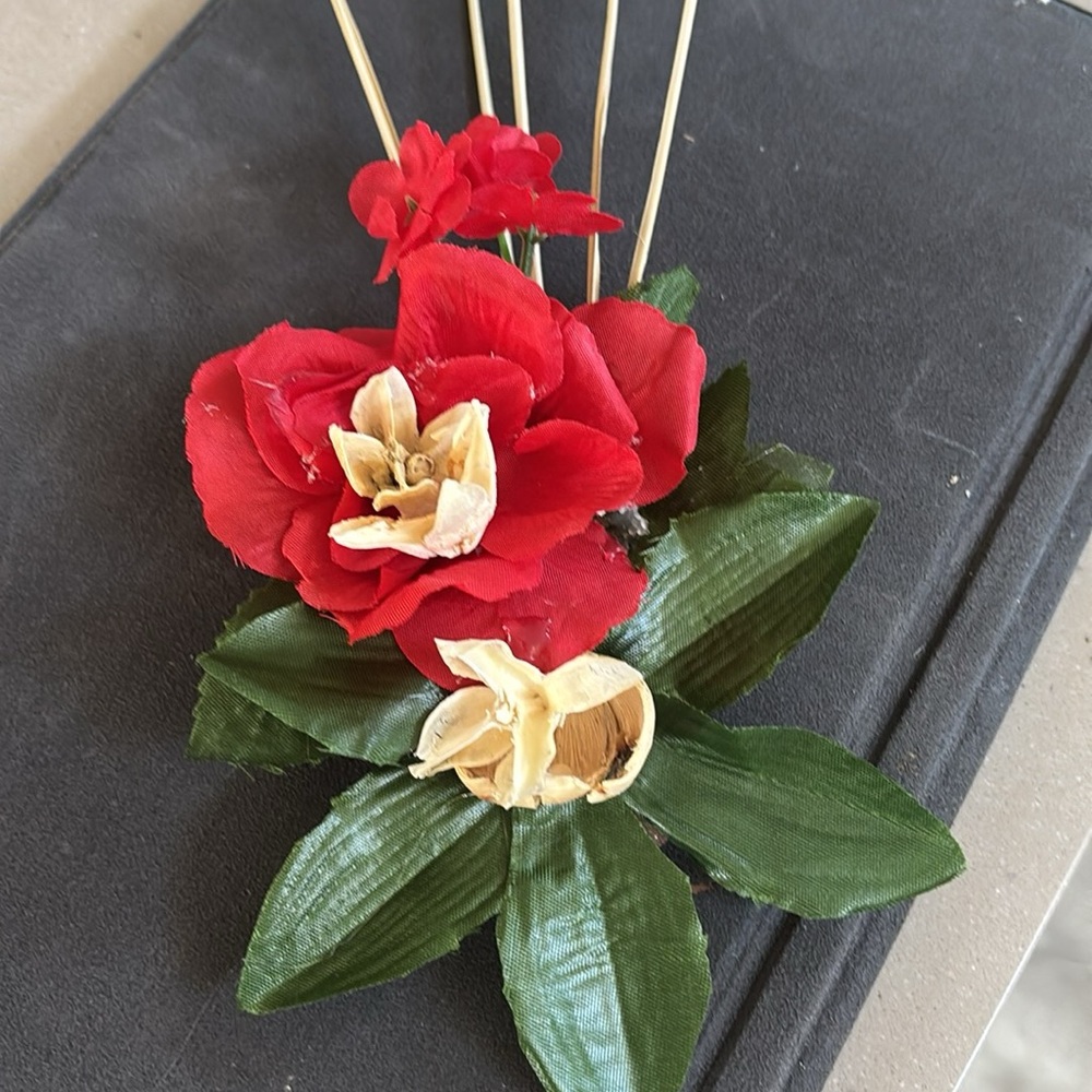Tiki - Aloha Hair pieces with Clip
